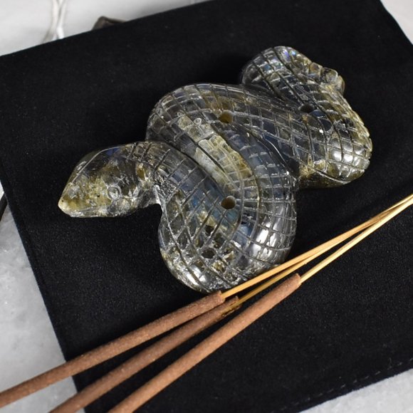 Blue Flash Labradorite Serpent Incense Holder - Picture 6 of 10